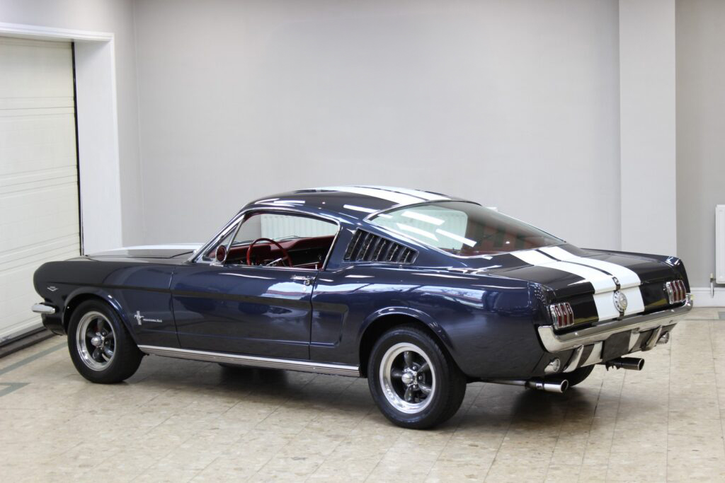 1965 Ford Mustang Fastback - Image 11